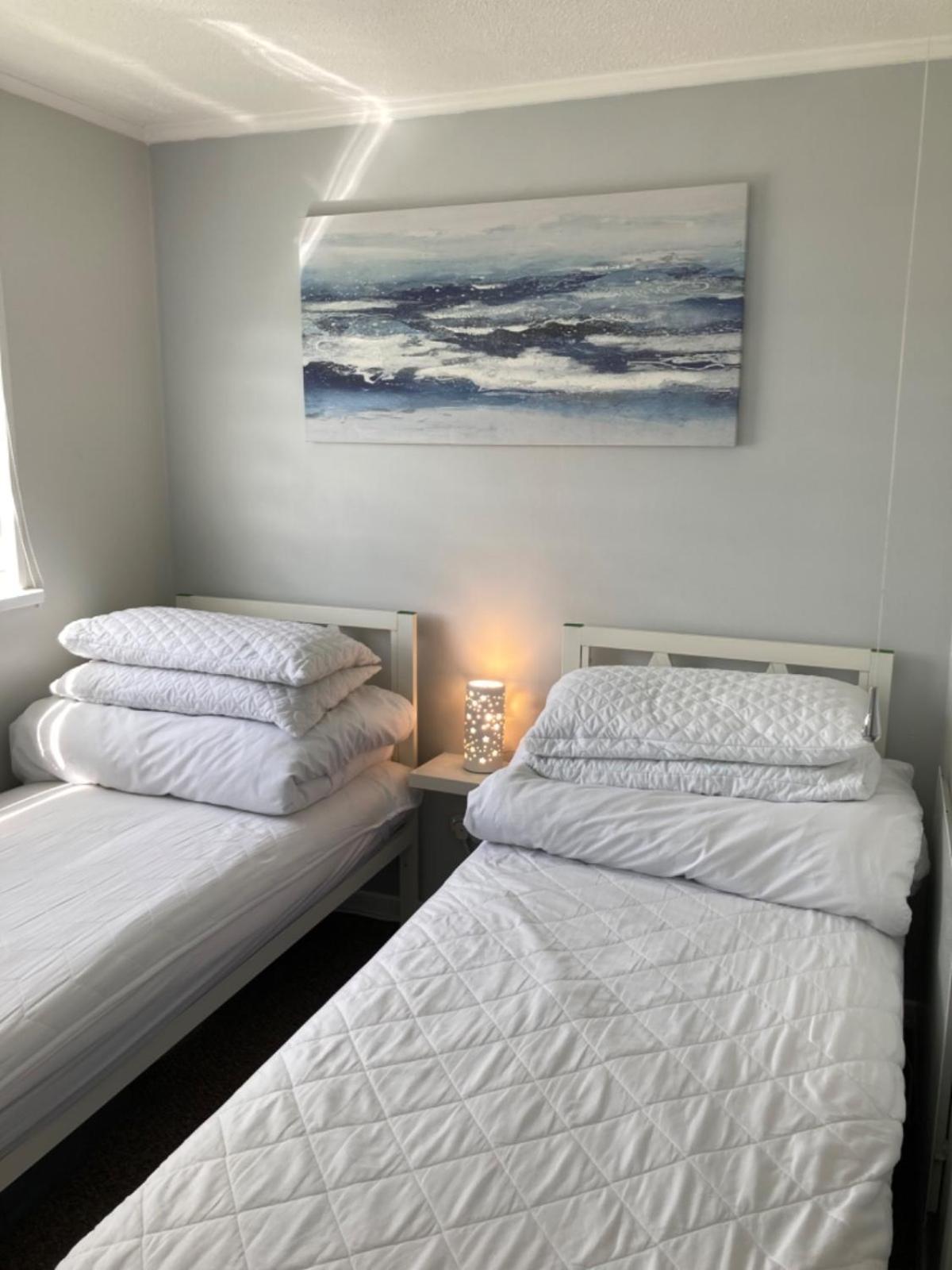 Beachcomber, Sunbeach, Scratby - Two Bed Chalet, Sleeps 4, Free Wi-Fi, Free Club Passes, Free Swimming And Pet Friendly Экстерьер фото